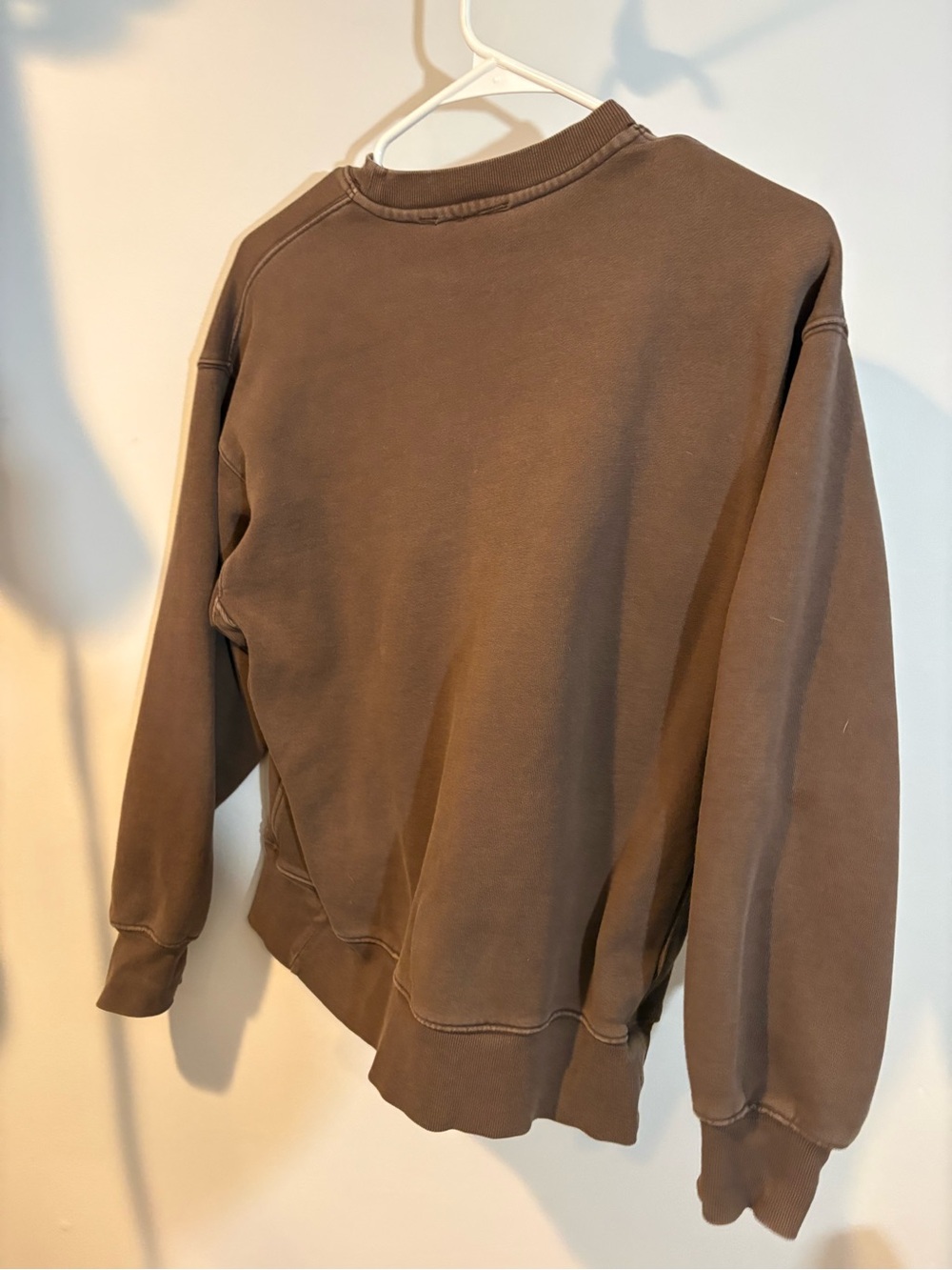 Woman’s Aritzia TNA Brown Crewneck Sweatshirt